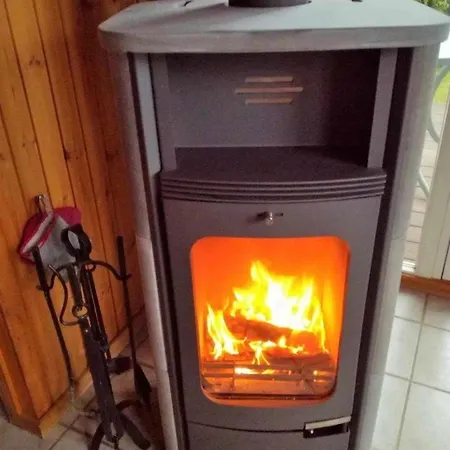 Holiday home Alissa's Cozy Chalet: Sauna & Fireplace Retreat